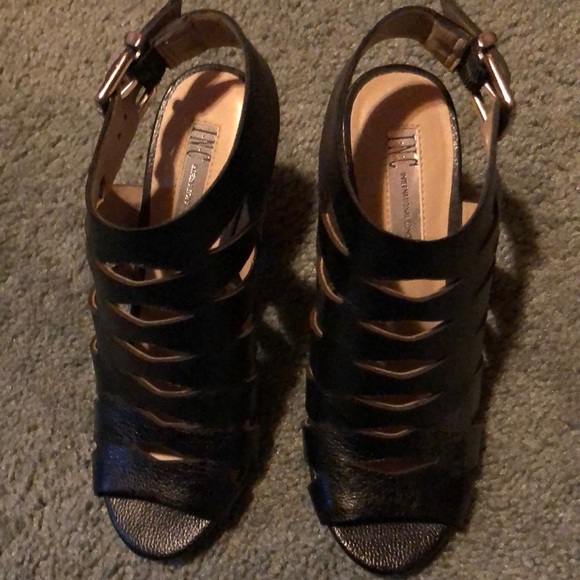THESE ARE AWESOME SANDALS!!  NEVER WORN- SIZE 6 - Picture 1 of 2
